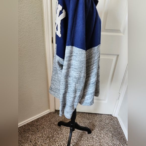 VS Pink Navy and Heatger Gray Quarter Zip Sweatshirt XL - Picture 12 of 14